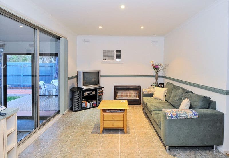 9 Shawlands Drive, TULLAMARINE VIC 3043, Tullamarine - Thumbnail 4