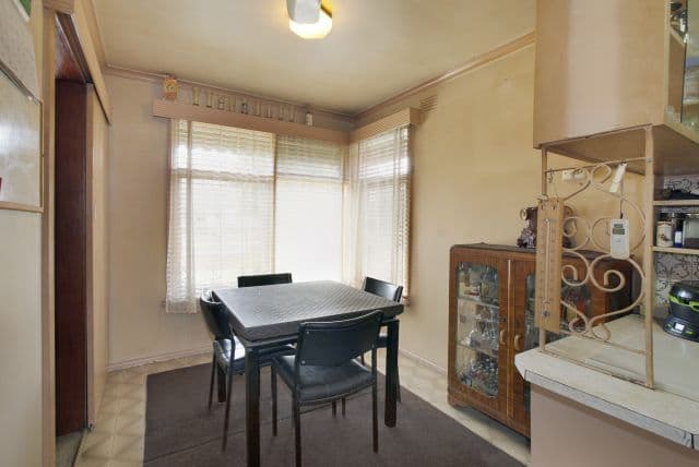 24 Clements Grove, Reservoir VIC 3073, Reservoir - Thumbnail 3