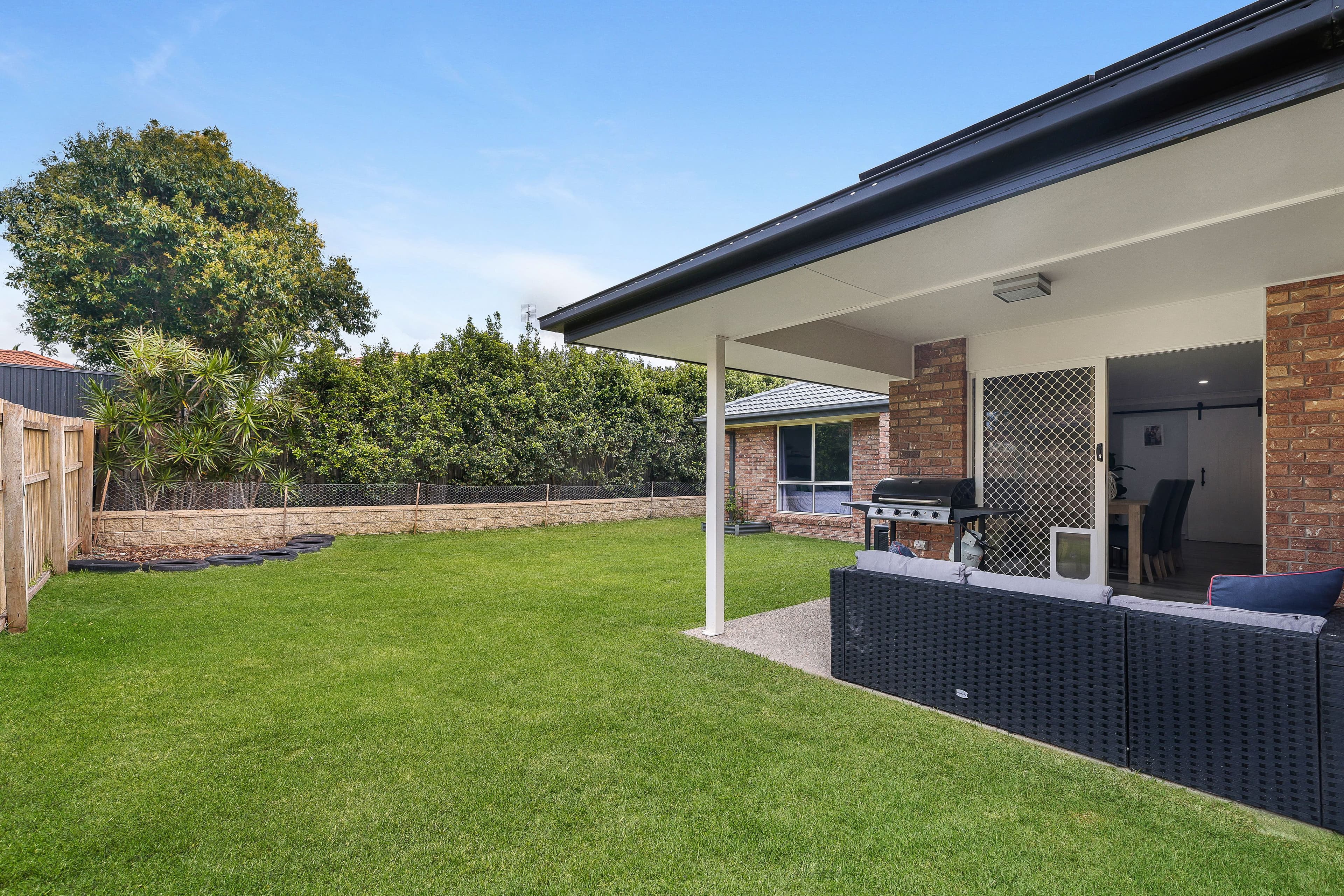 8 Firecrest Close, Upper Coomera QLD 4209, Upper Coomera - Thumbnail 2