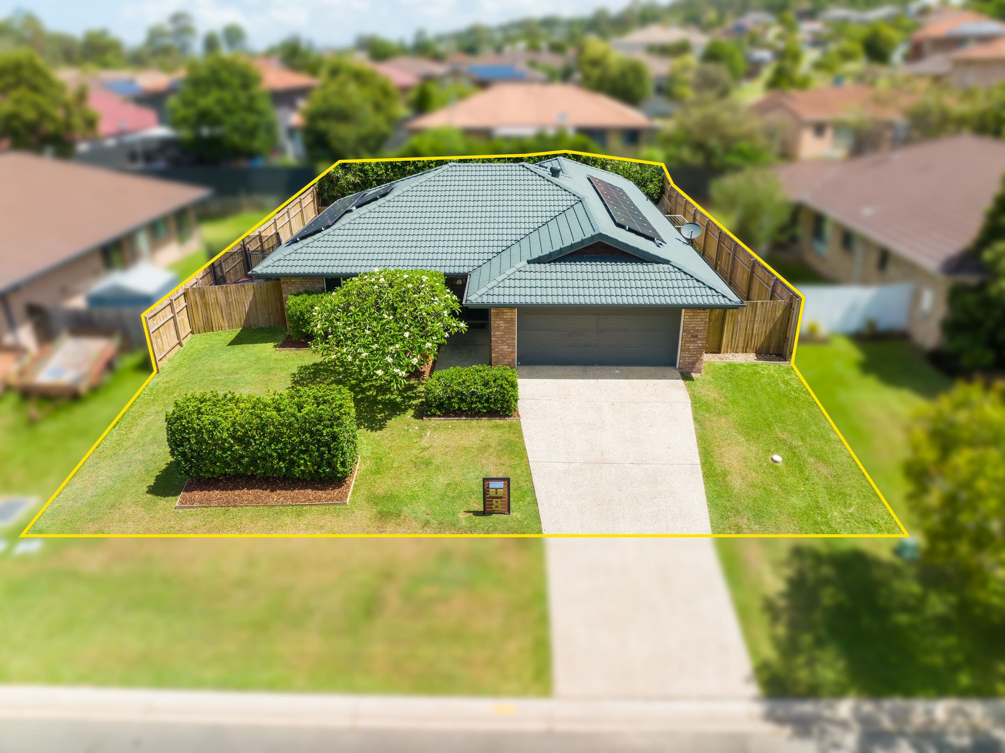 8 Firecrest Close, Upper Coomera QLD 4209, Upper Coomera - Thumbnail 3