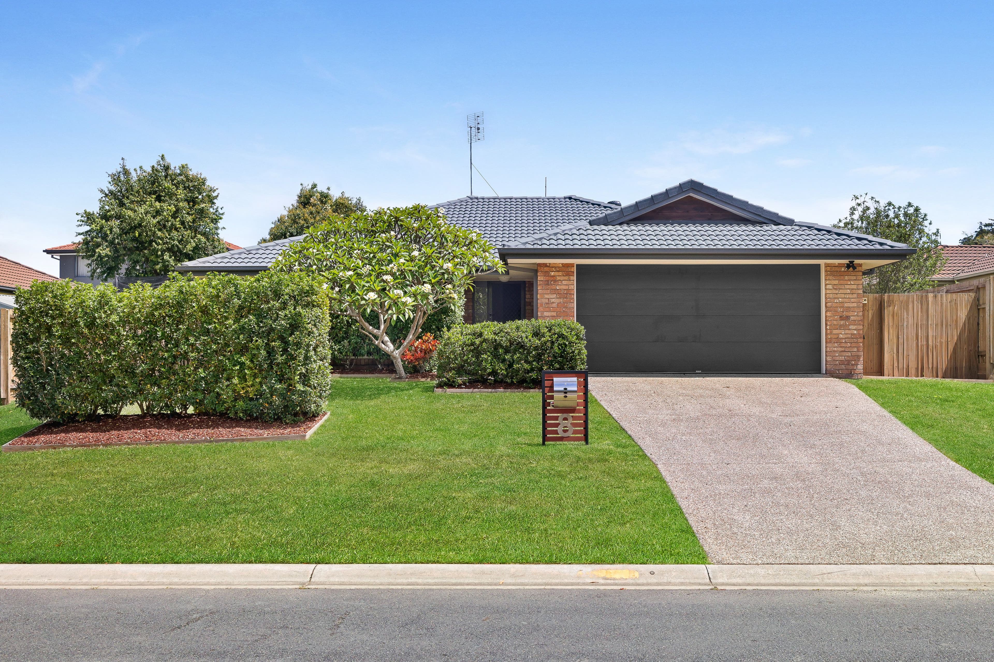 8 Firecrest Close, Upper Coomera QLD 4209, Upper Coomera - Thumbnail 4