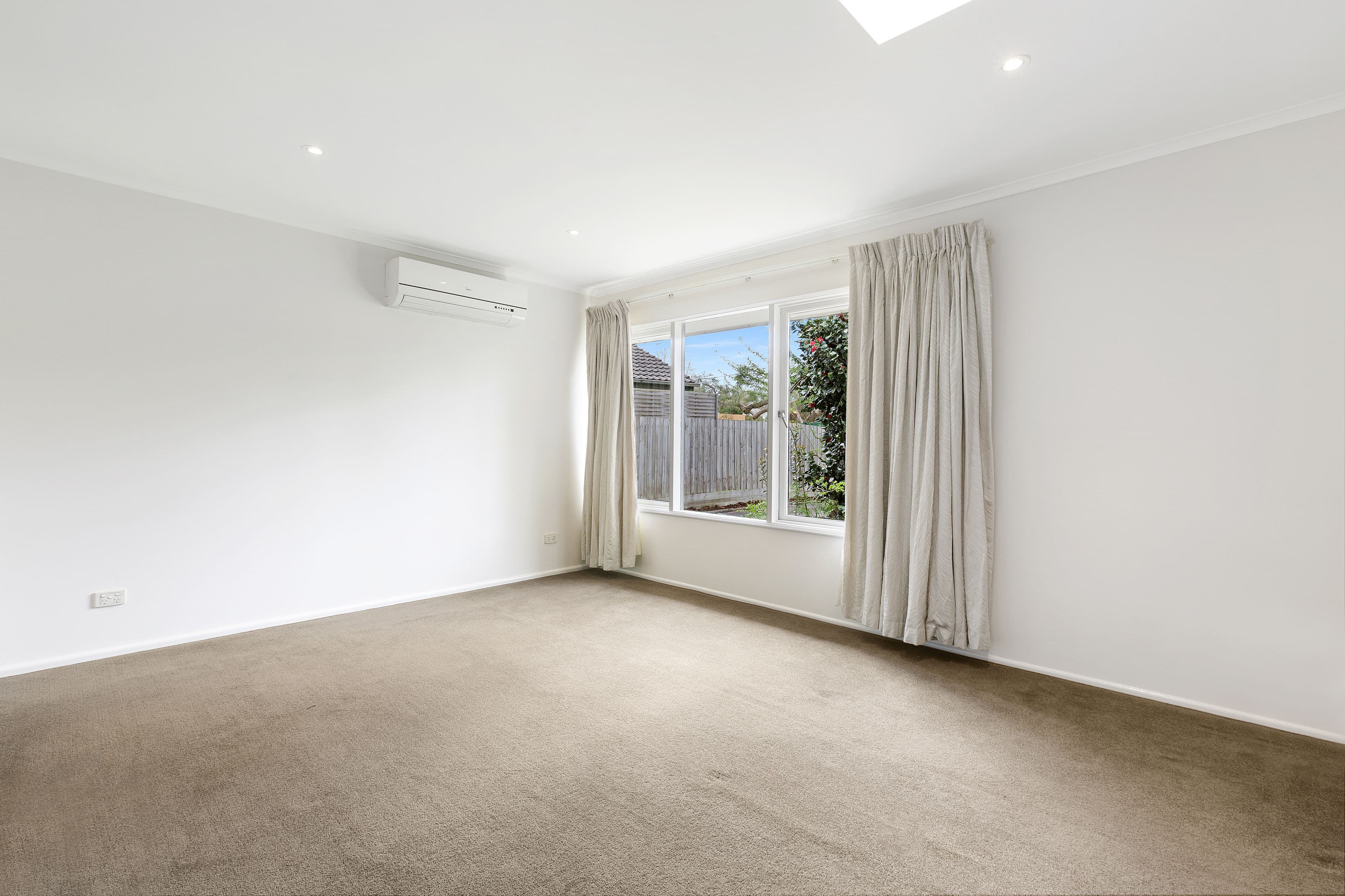 23 Paisley Drive, Frankston VIC 3199, Frankston - Thumbnail 2