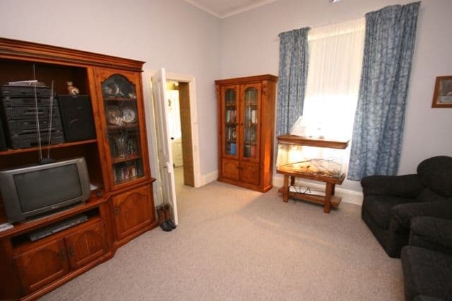 10 Penclawdd Street, BURRA SA 5417, Burra - Thumbnail 2