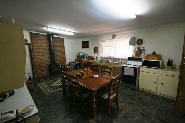 10 Penclawdd Street, BURRA SA 5417, Burra - Thumbnail 3