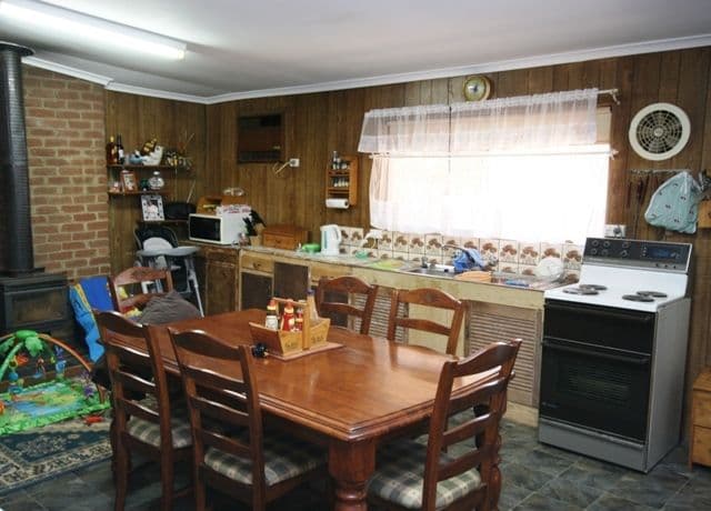 10 Penclawdd Street, BURRA SA 5417, Burra - Thumbnail 4