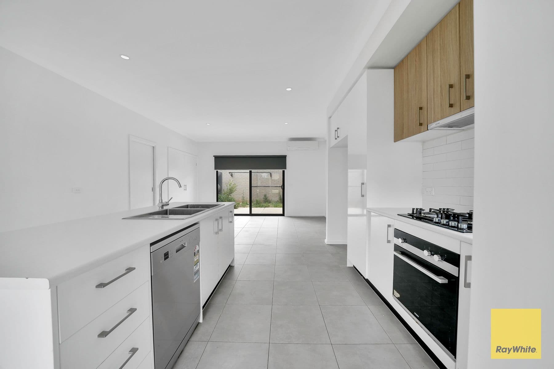31 Wool Street, Tarneit VIC 3029, Tarneit - Thumbnail 2