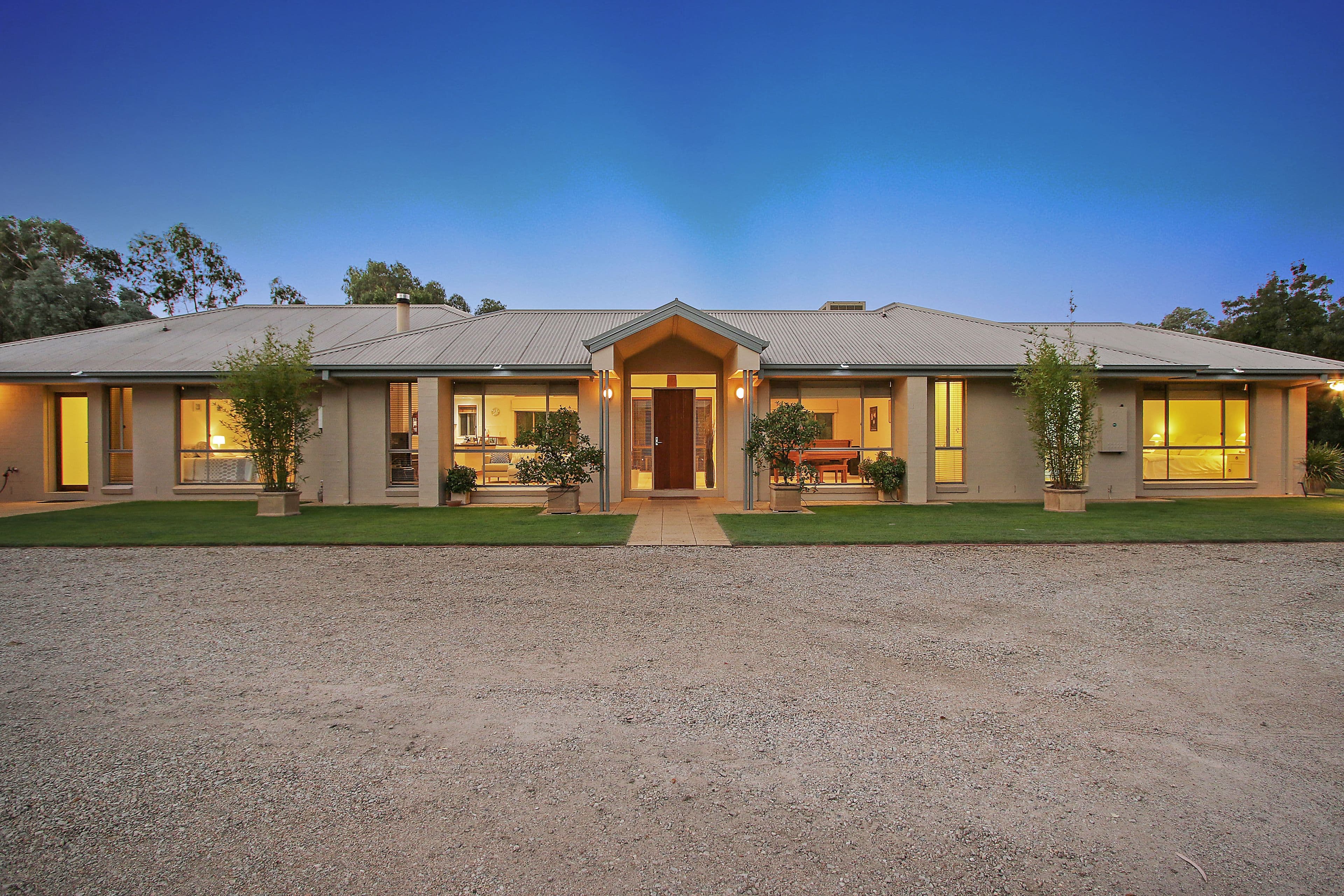 16 Innisfree Drive, West Wodonga VIC 3690, West Wodonga - Image 1