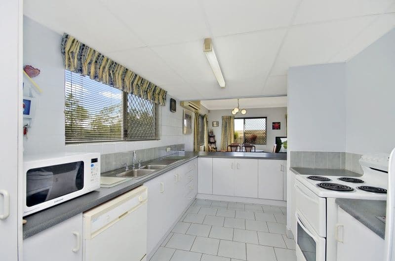 10 Sooning Street, HERMIT PARK QLD 4812, Hermit Park - Thumbnail 3