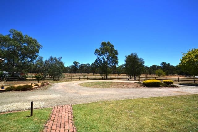 69 Redbank Road, SEYMOUR VIC 3660, Seymour - Thumbnail 4