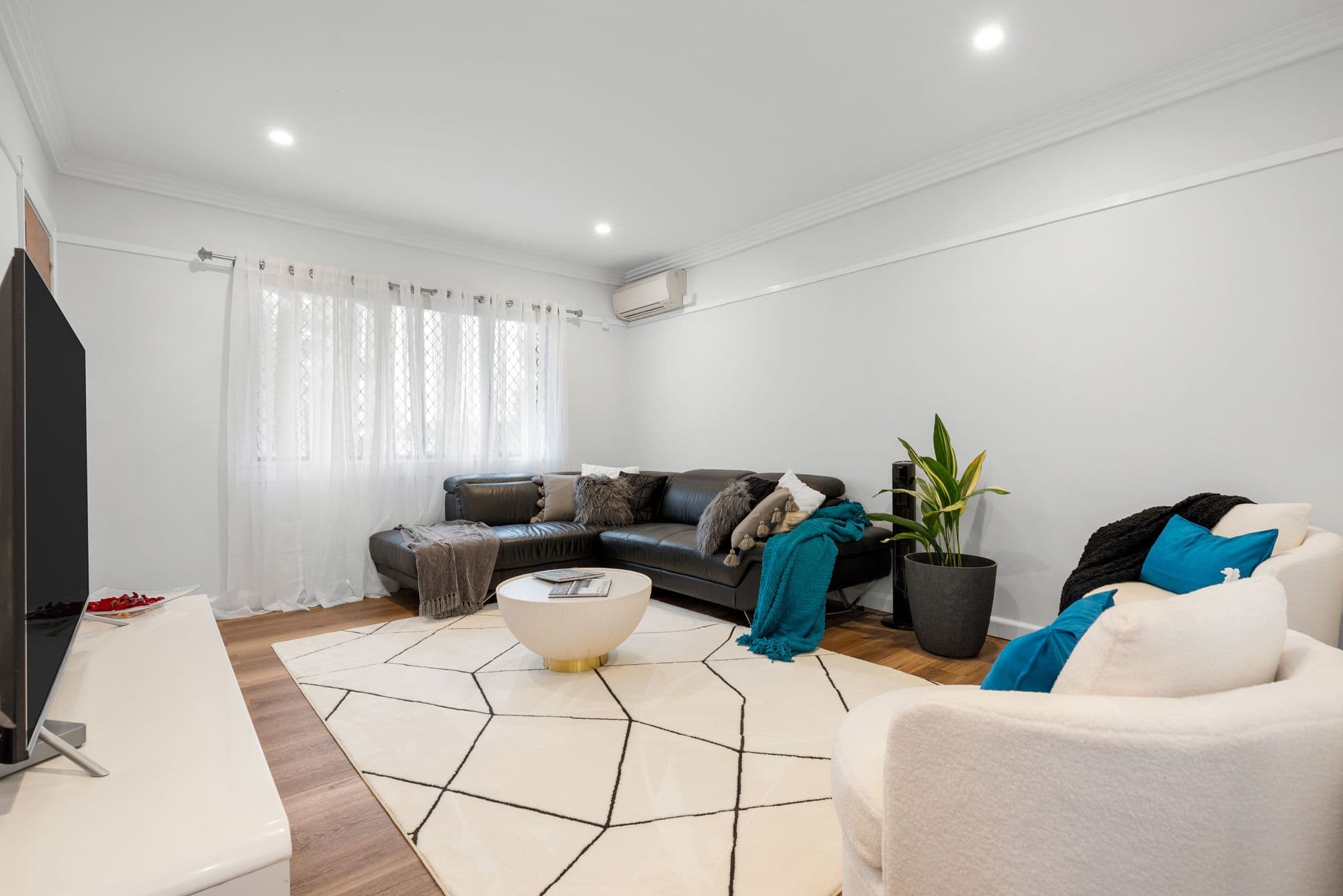 59 Sapphire Street, Holland Park QLD 4121, Holland Park - Thumbnail 4