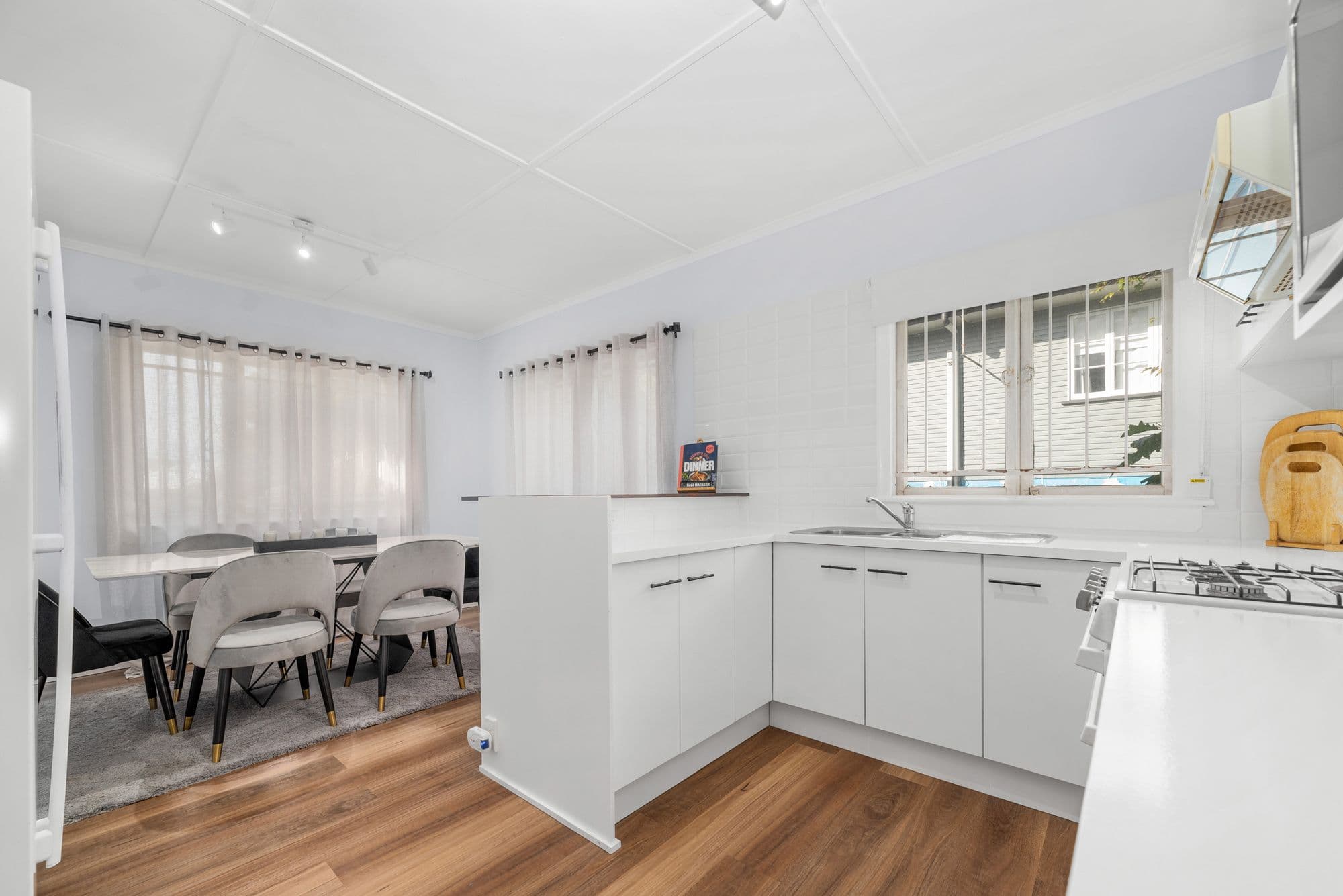 59 Sapphire Street, Holland Park QLD 4121, Holland Park - Thumbnail 6