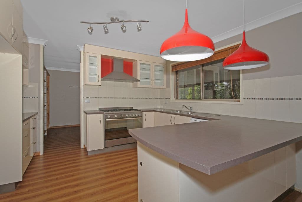 7 Thomas Mitchell Crescent, Sunshine Bay - Thumbnail 3