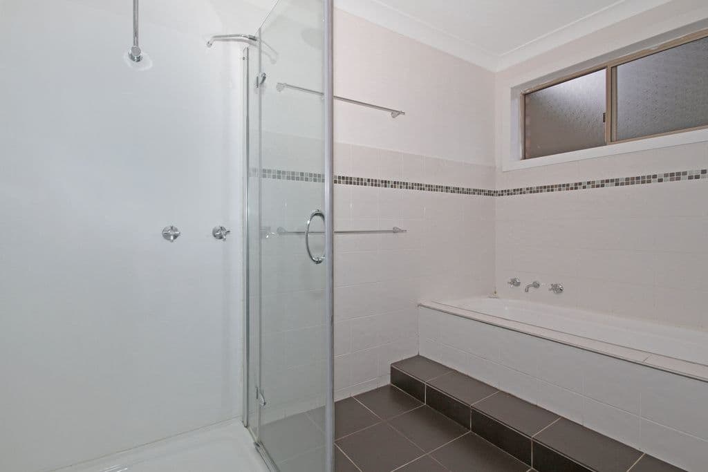 7 Thomas Mitchell Crescent, Sunshine Bay - Thumbnail 8