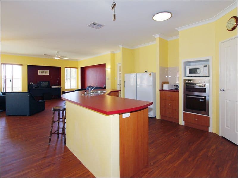 1 Willaring Drive, BECKENHAM WA 6107, Beckenham - Thumbnail 4