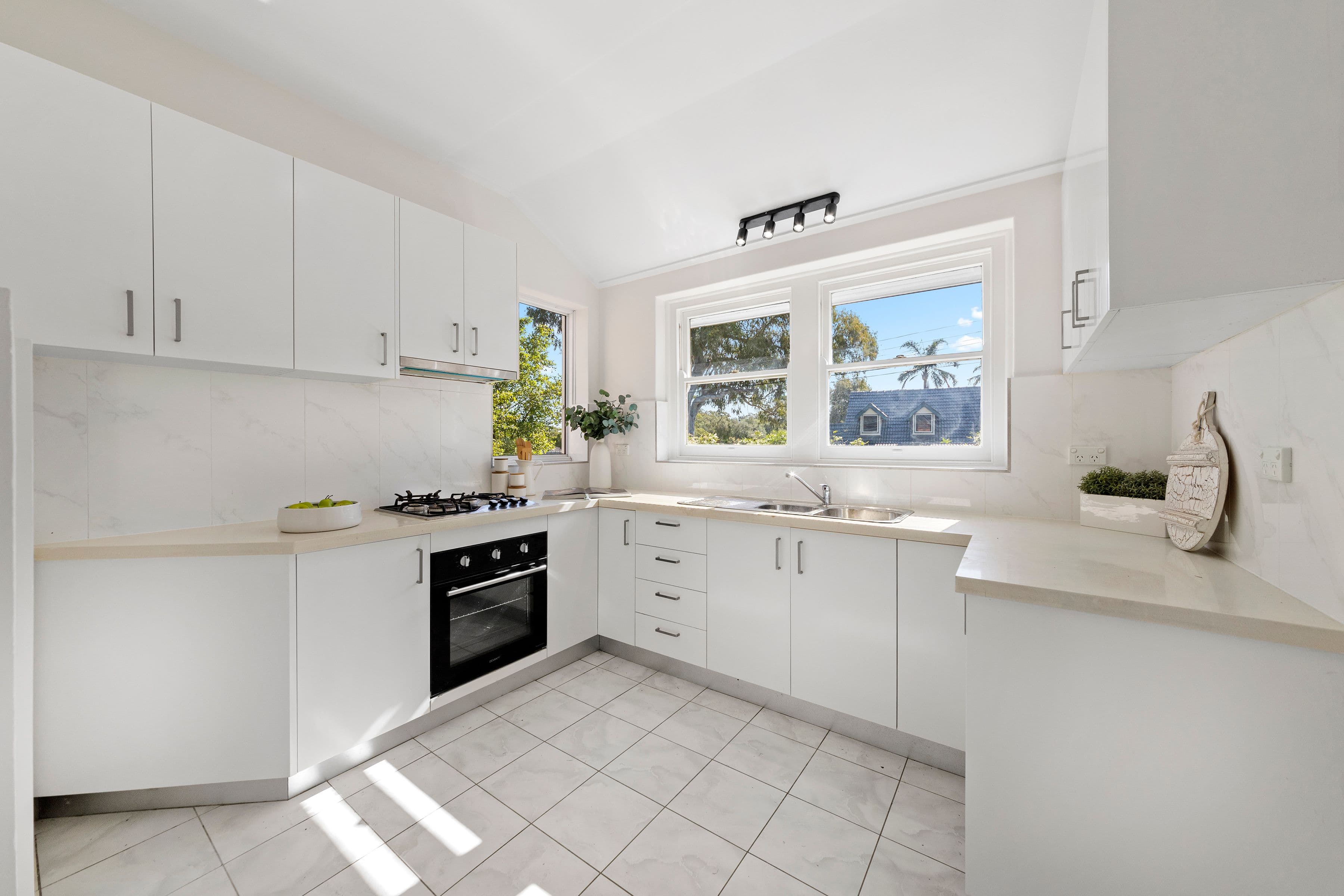 137 Duffy Avenue, Westleigh NSW 2120, Westleigh - Thumbnail 2