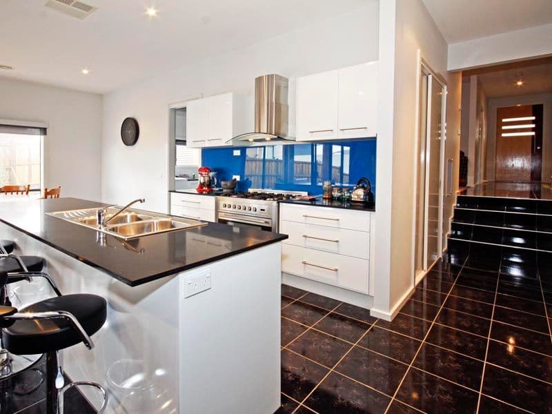 8 Esperence Crescent, HIGHTON VIC 3216, Highton - Thumbnail 2