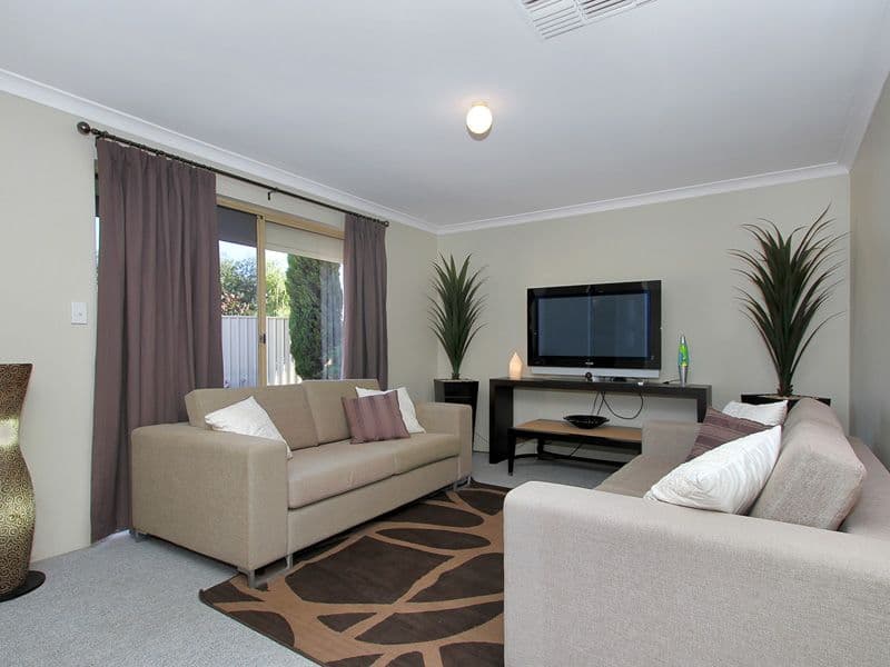 8b Mitchell Court, BEECHBORO WA 6063, Beechboro - Thumbnail 2