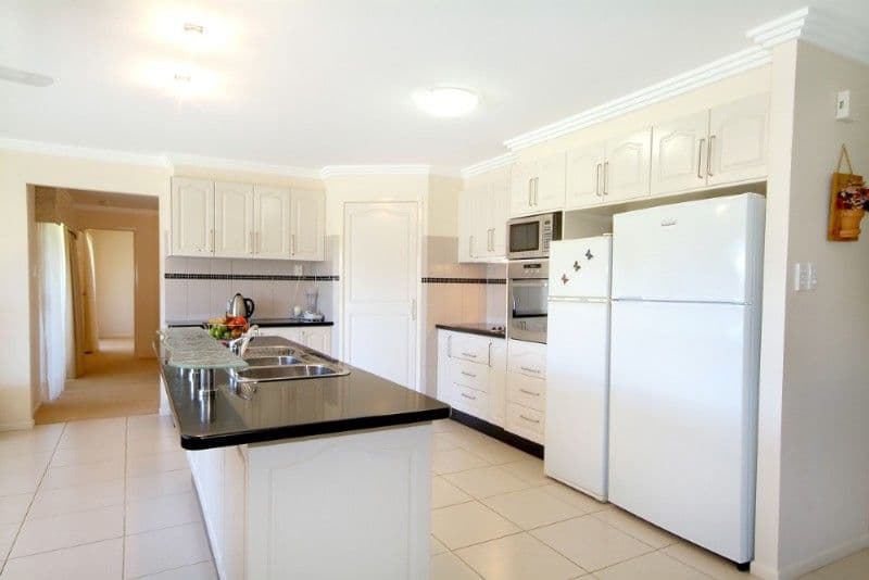 11 Tennyson Court, WESTBROOK QLD 4350, Westbrook - Thumbnail 2