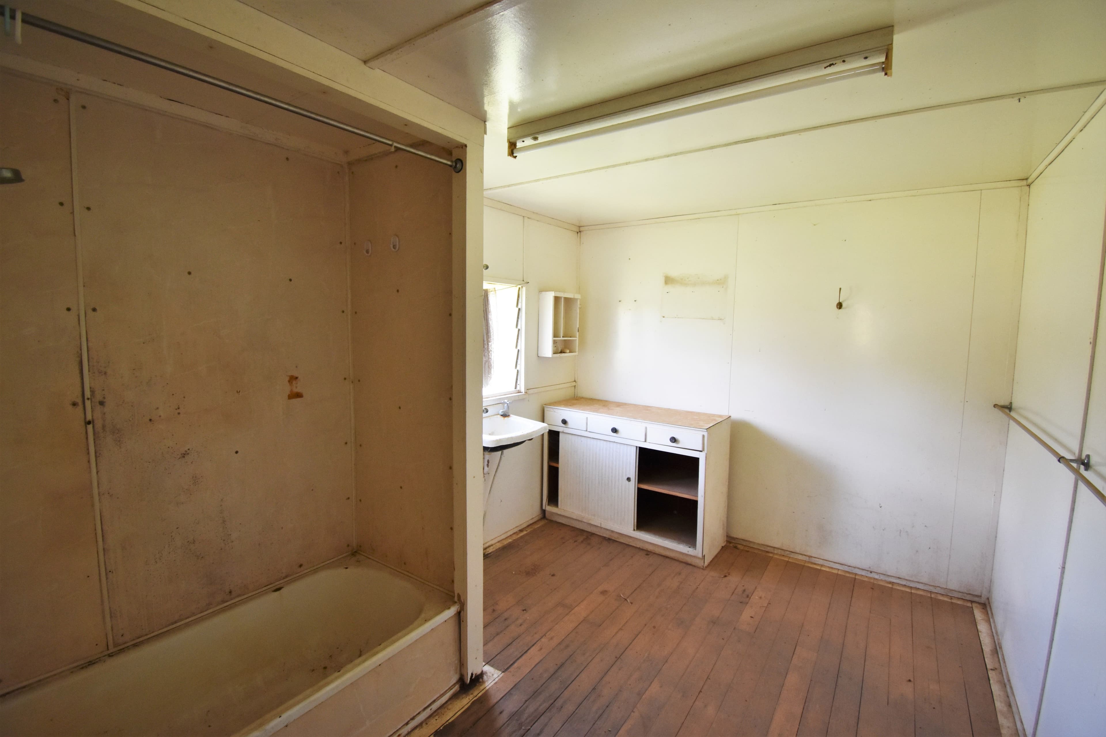8 Edison Street, Jericho QLD 4728, Jericho - Thumbnail 5