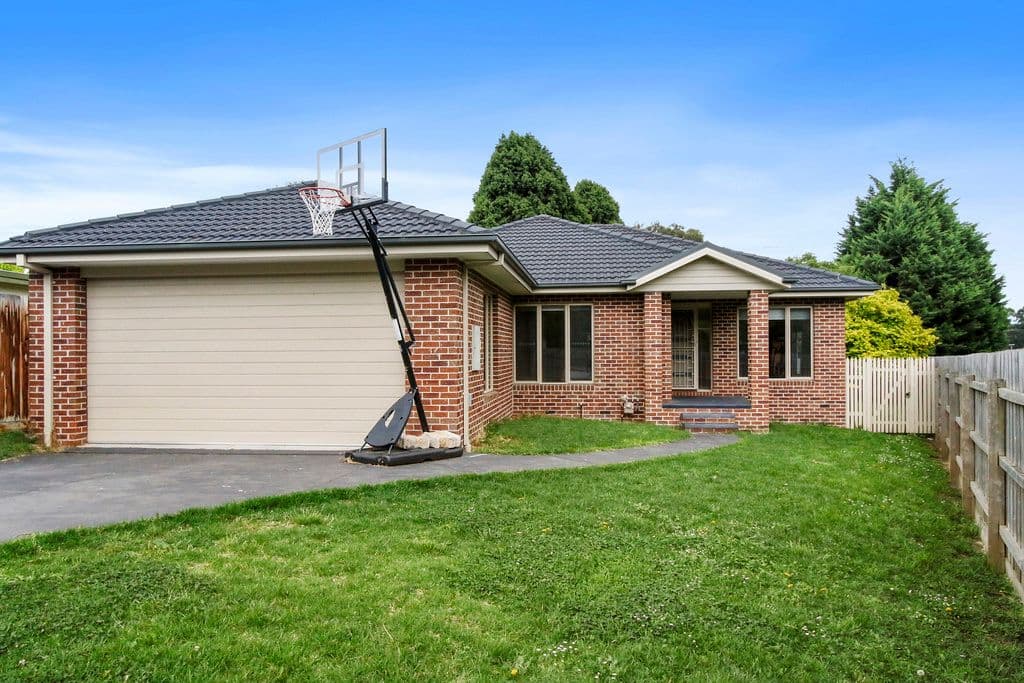 9 Cameron Road, Mount Evelyn VIC 3796, Mount Evelyn - Image 1