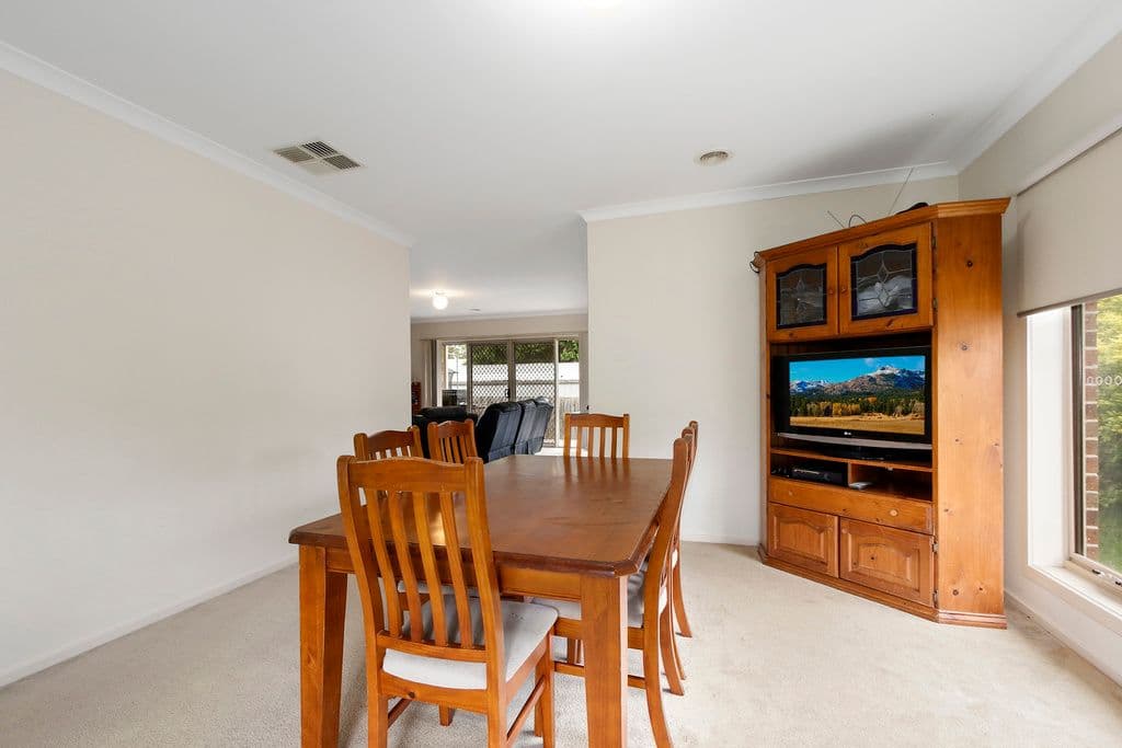 9 Cameron Road, Mount Evelyn VIC 3796, Mount Evelyn - Thumbnail 2
