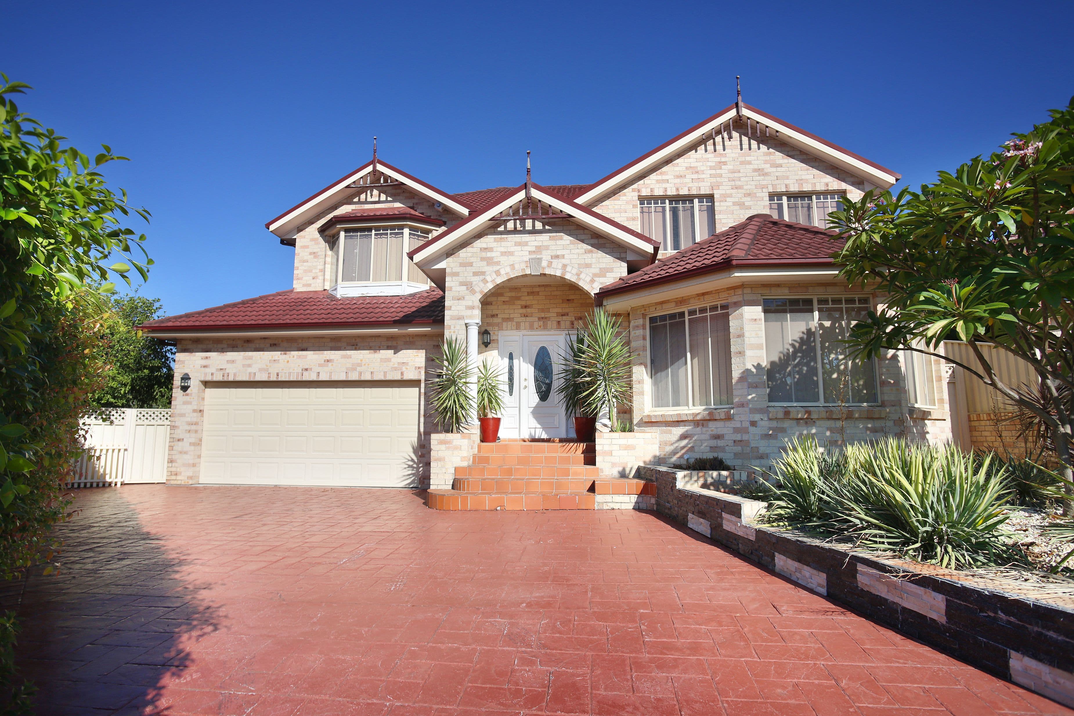 8 Philippa Close, Cecil Hills - Image 1