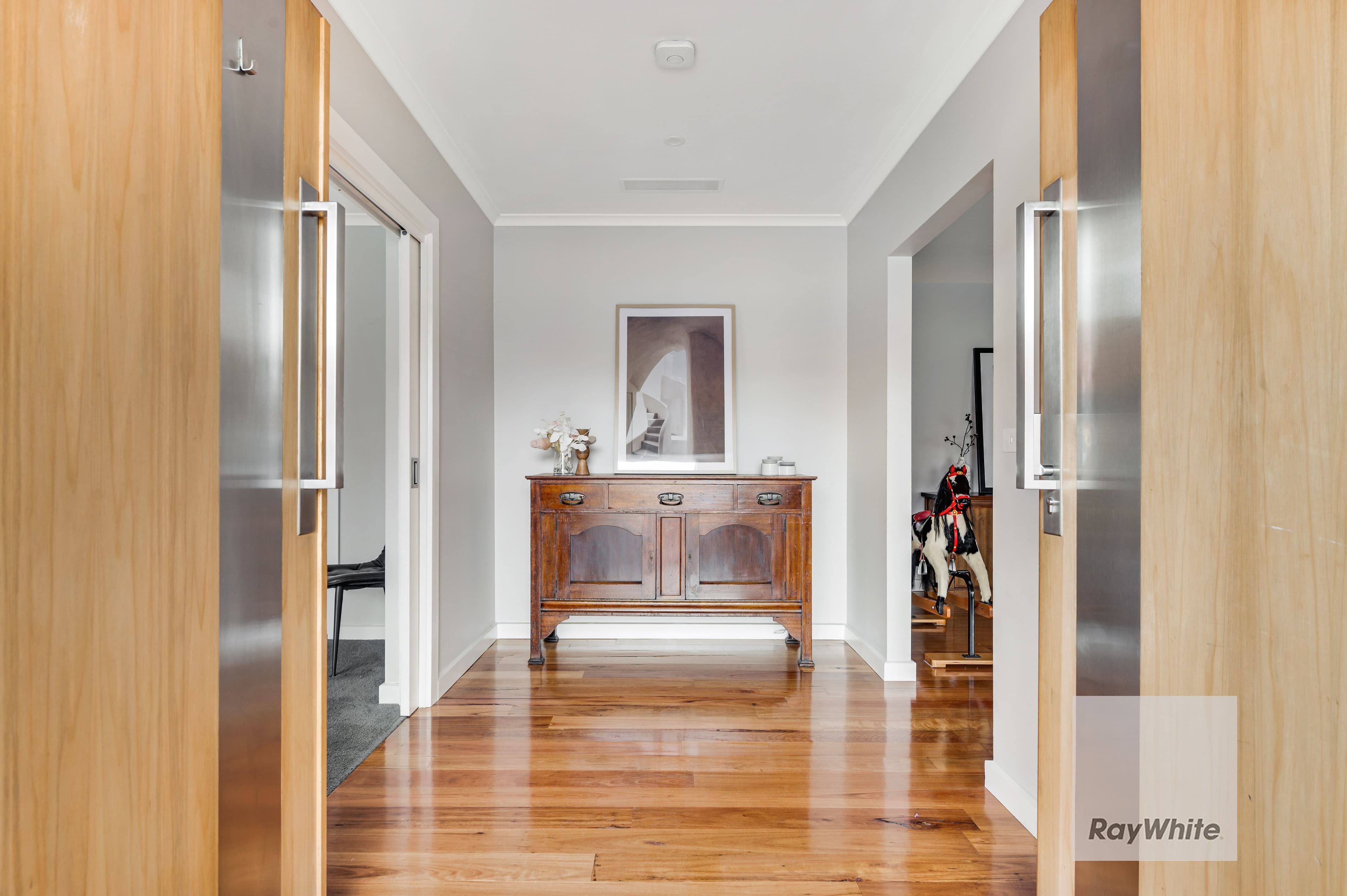 8 Irving Close, Greenvale VIC 3059, Greenvale - Thumbnail 3