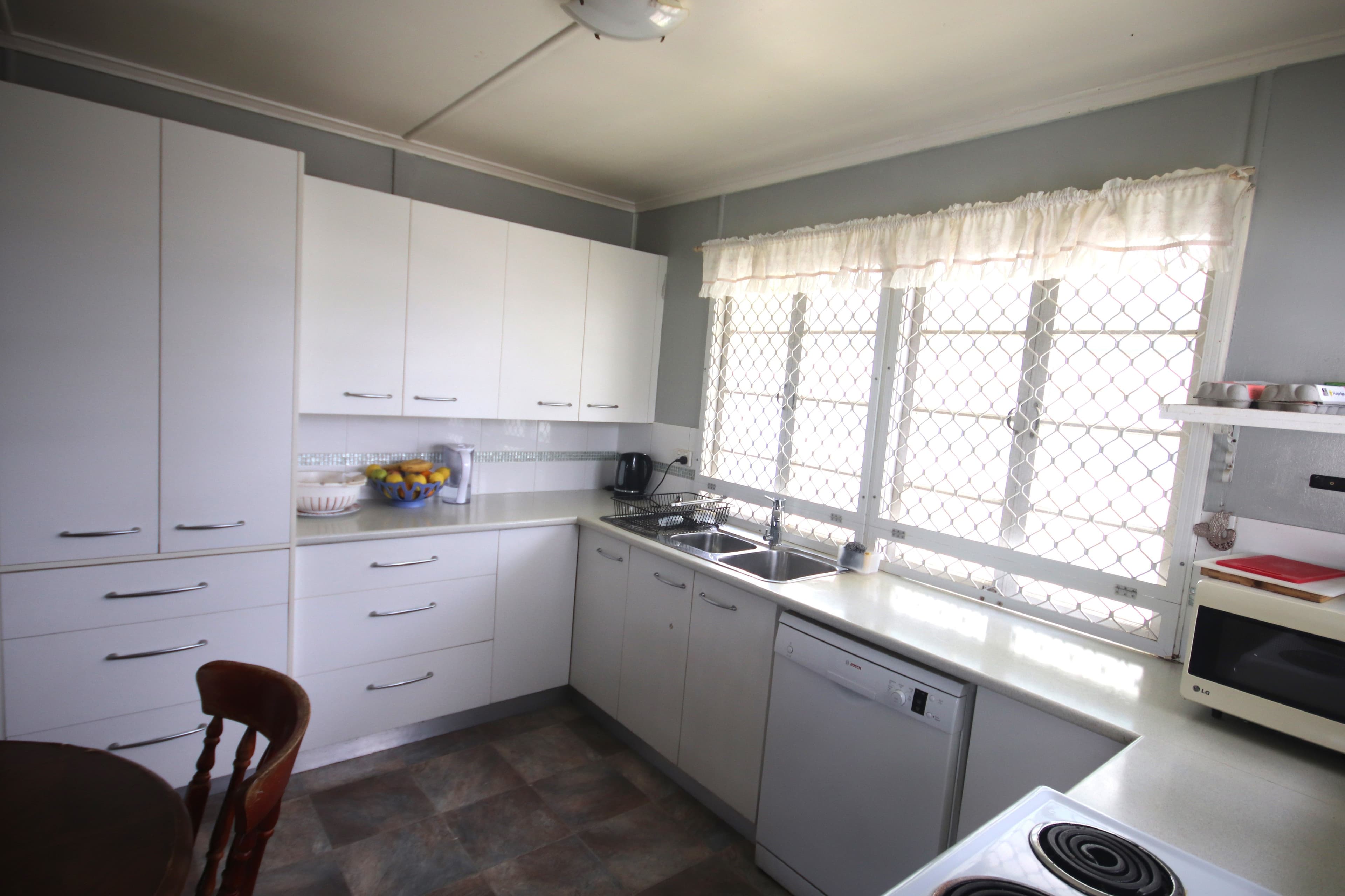 19 Elizabeth Street, Mundubbera QLD 4626, Mundubbera - Thumbnail 5