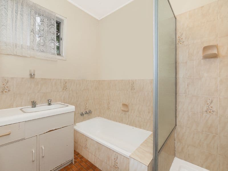 72 Camelia Avenue, Everton Hills QLD 4053, Everton Hills - Thumbnail 4