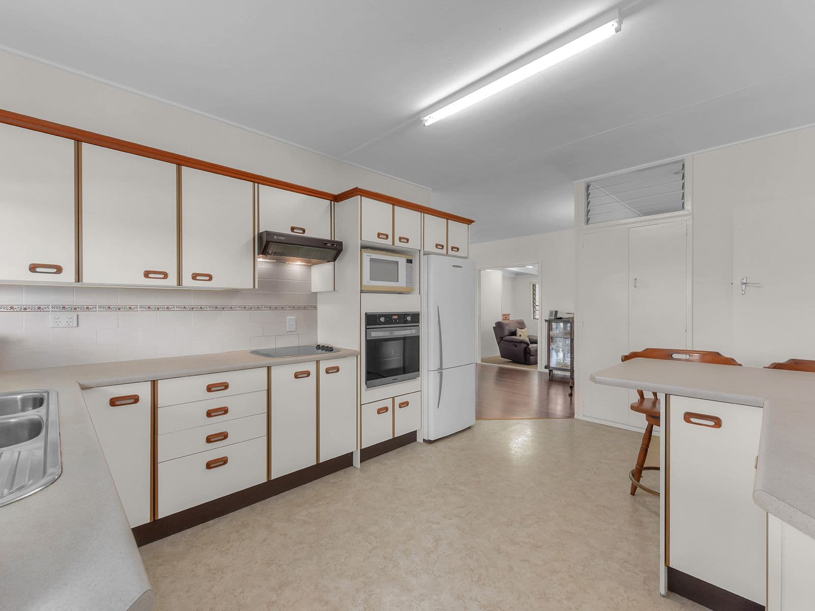 54 Kumbari Crescent, Mitchelton QLD 4053, Mitchelton - Thumbnail 4