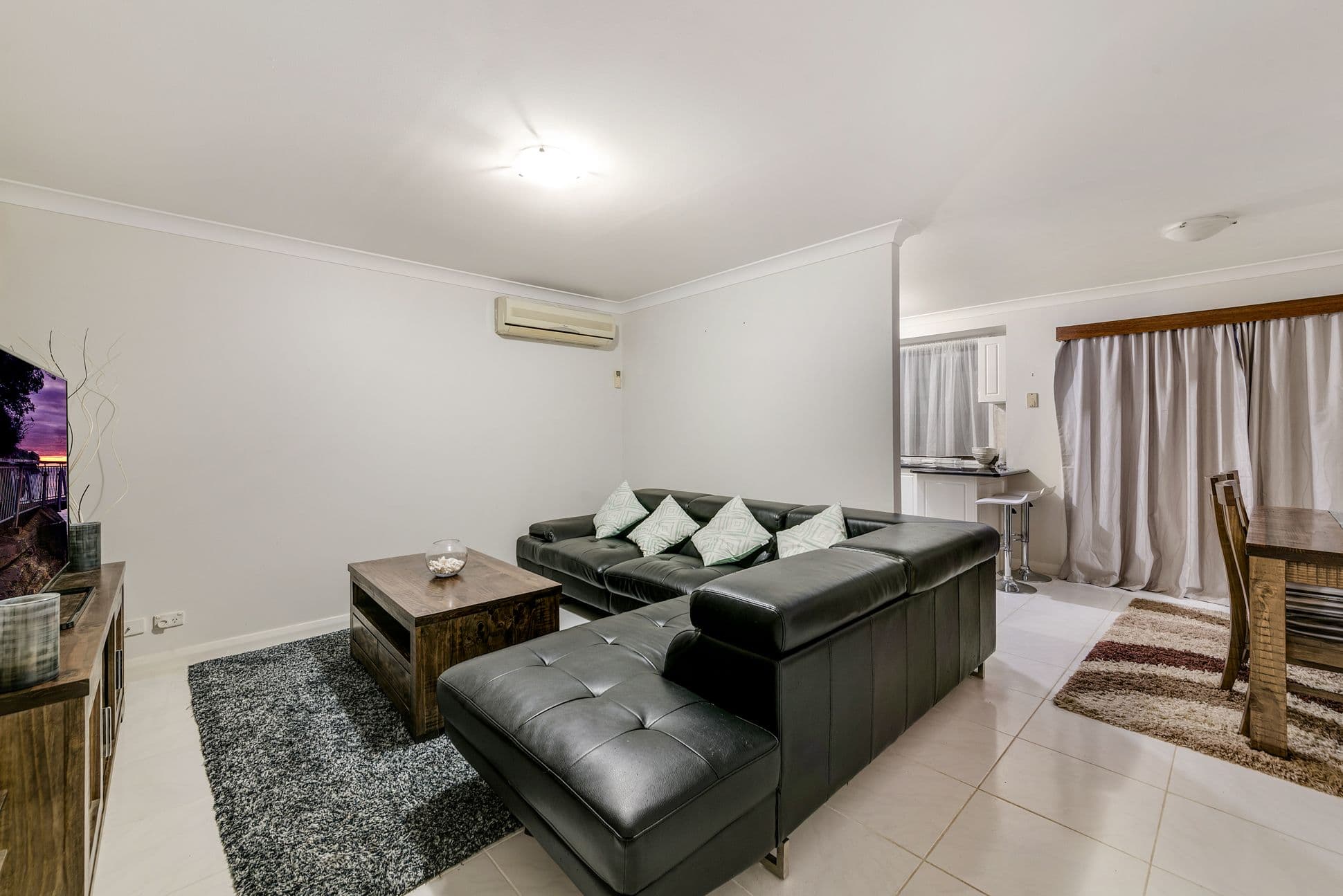 69 Clennam Avenue, Ambarvale - Image 1