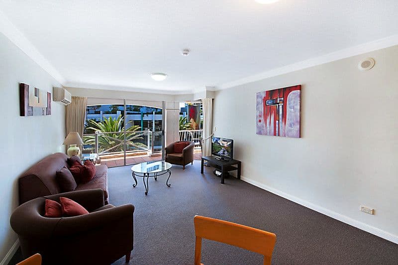 24 Queensland Avenue, BROADBEACH QLD 4218, Broadbeach - Thumbnail 2