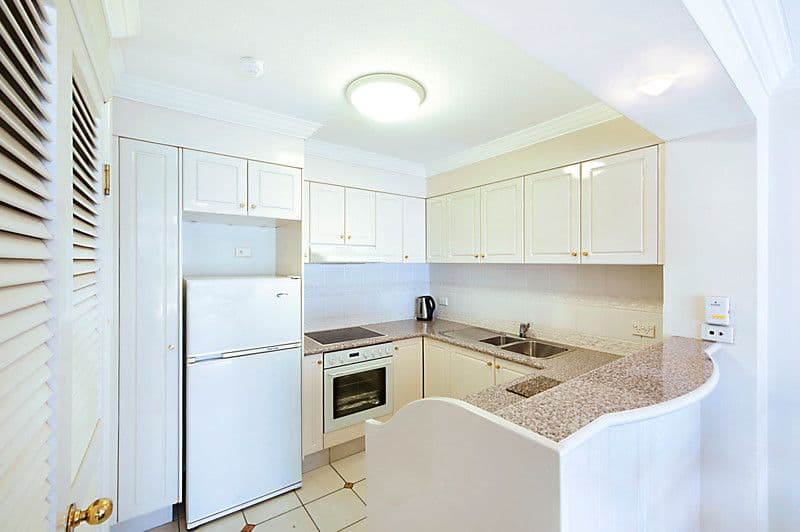 24 Queensland Avenue, BROADBEACH QLD 4218, Broadbeach - Thumbnail 5