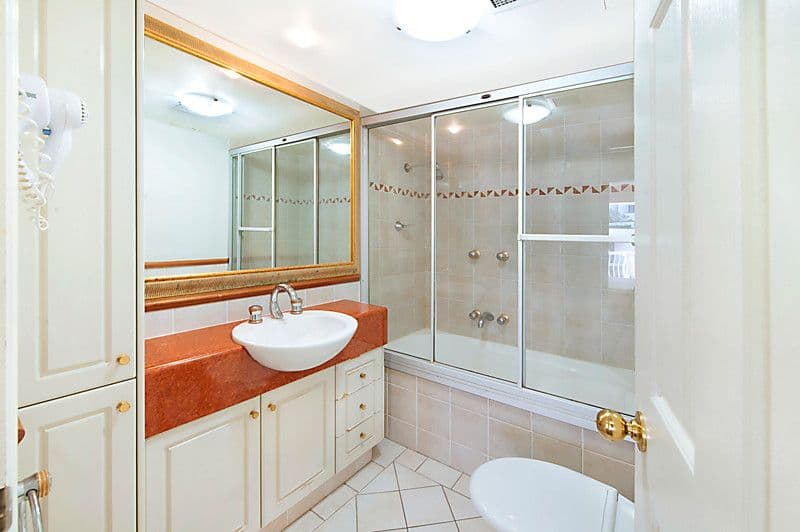 24 Queensland Avenue, BROADBEACH QLD 4218, Broadbeach - Thumbnail 7