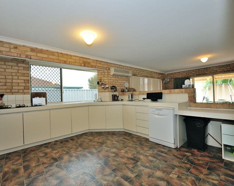 9 Frigate Close, WAIKIKI WA 6169, Waikiki - Thumbnail 8