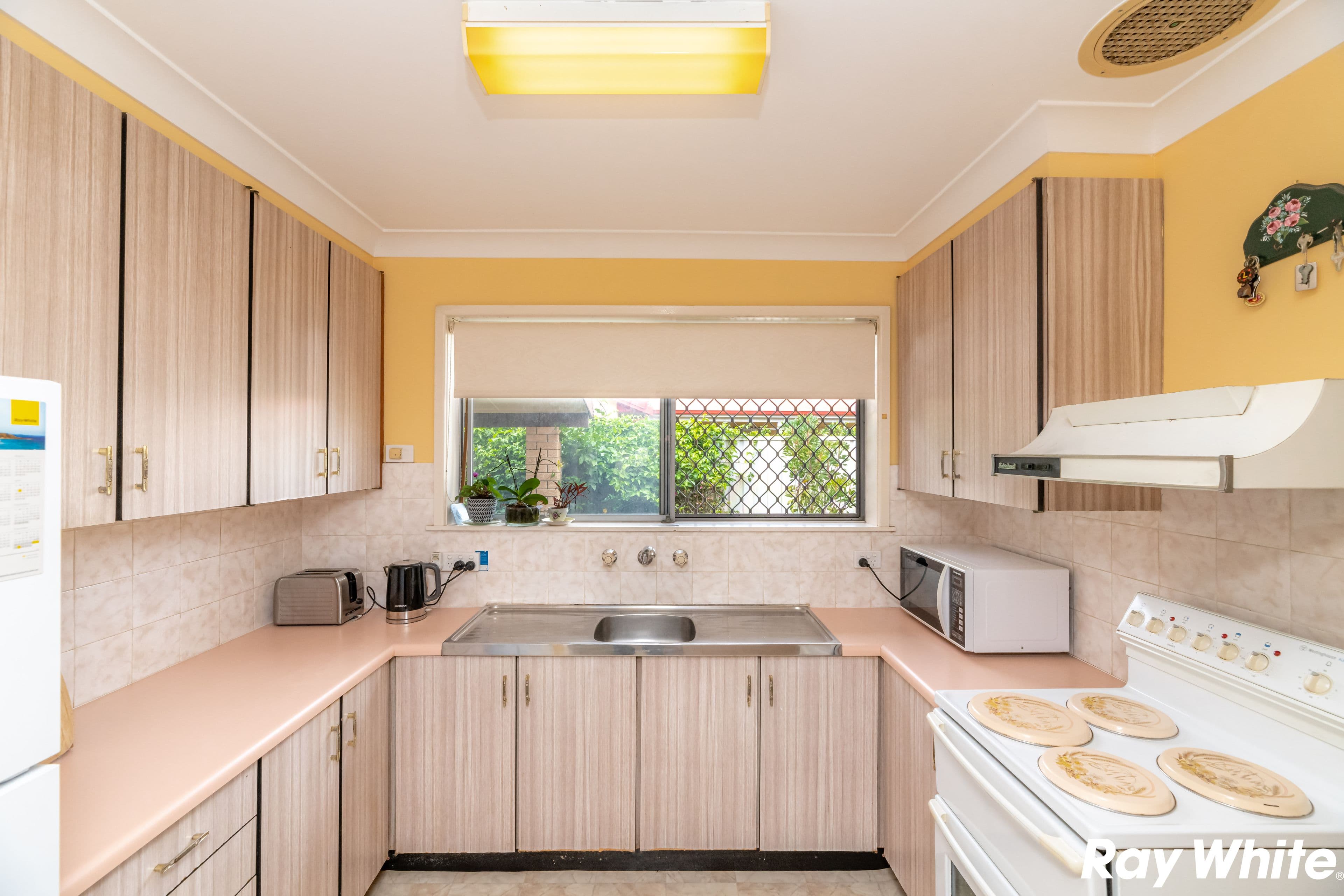 230 The Lakes Way, Tuncurry NSW 2428, Tuncurry - Thumbnail 2