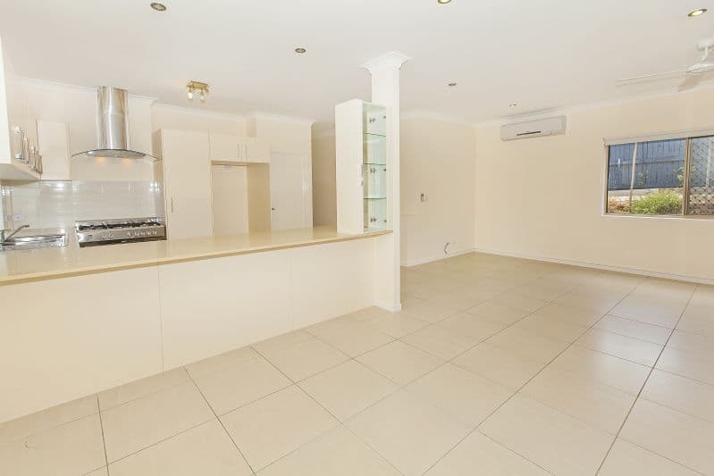 9 Cruiser Close, SPRINGFIELD LAKES QLD 4300, Springfield Lakes - Thumbnail 2