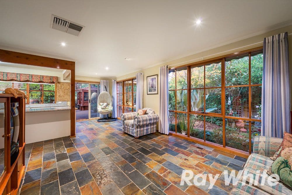 12 Calder Way, WANTIRNA SOUTH VIC 3152, Wantirna South - Thumbnail 2