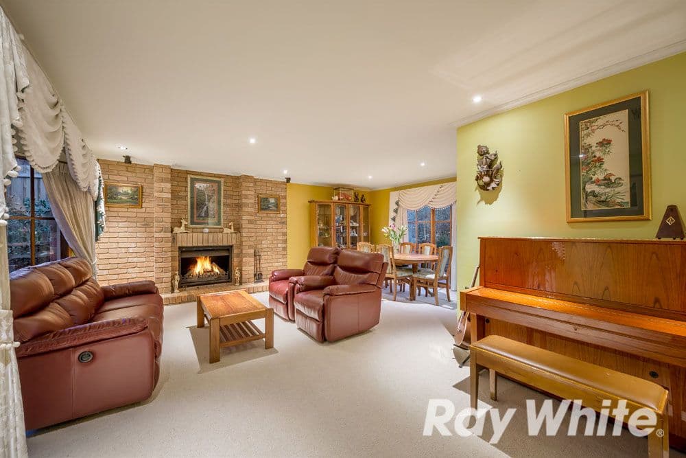 12 Calder Way, WANTIRNA SOUTH VIC 3152, Wantirna South - Thumbnail 3