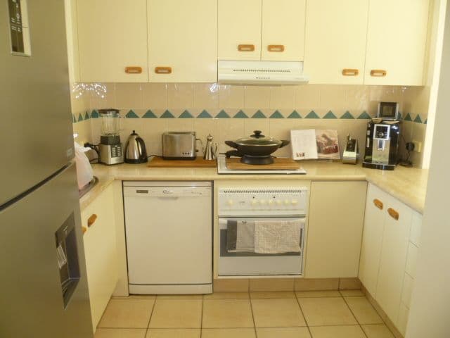 427 Pine Ridge Road, RUNAWAY BAY QLD 4216, Runaway Bay - Thumbnail 5