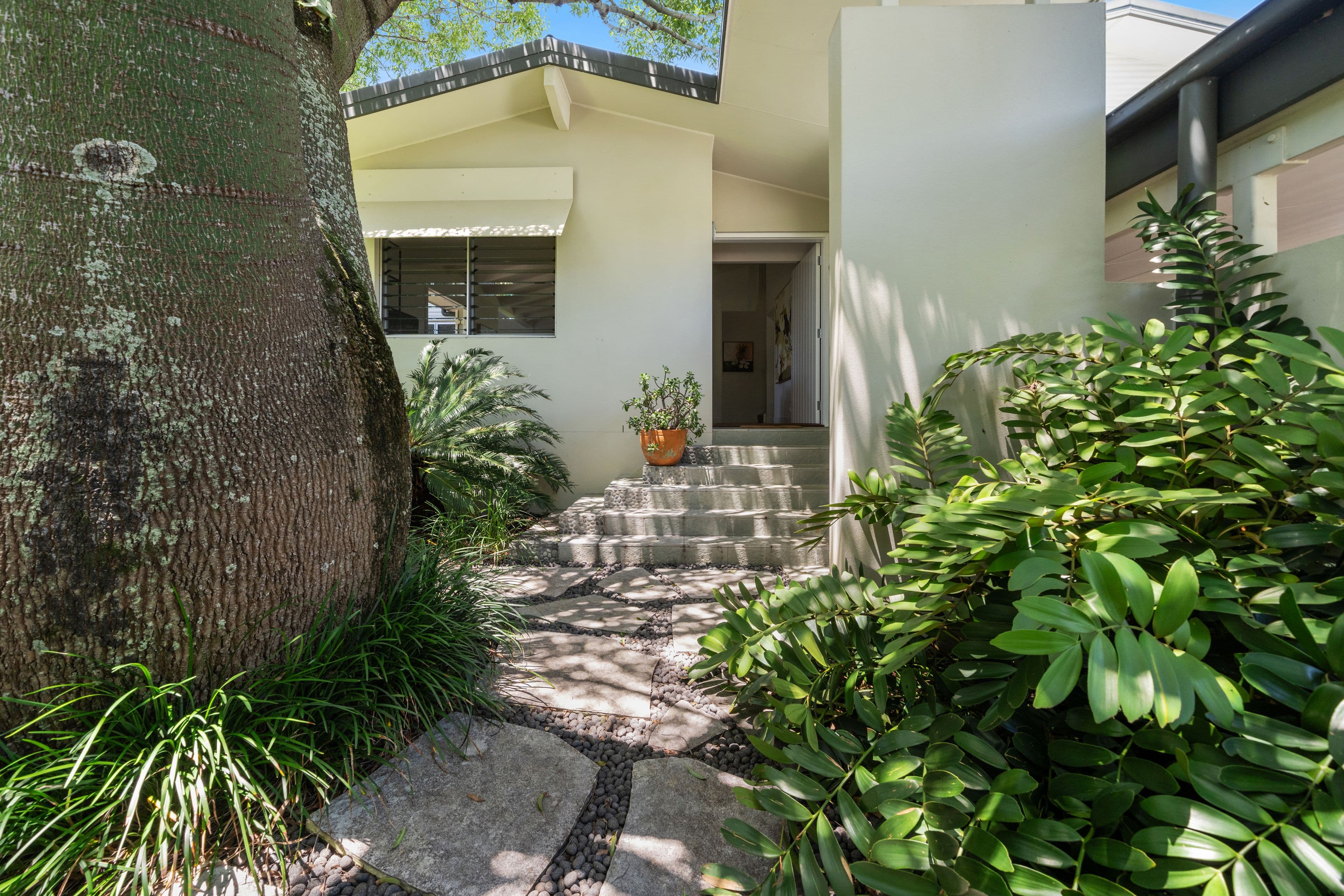 7 Yeringba Street, Mermaid Waters QLD 4218, Mermaid Waters - Thumbnail 3