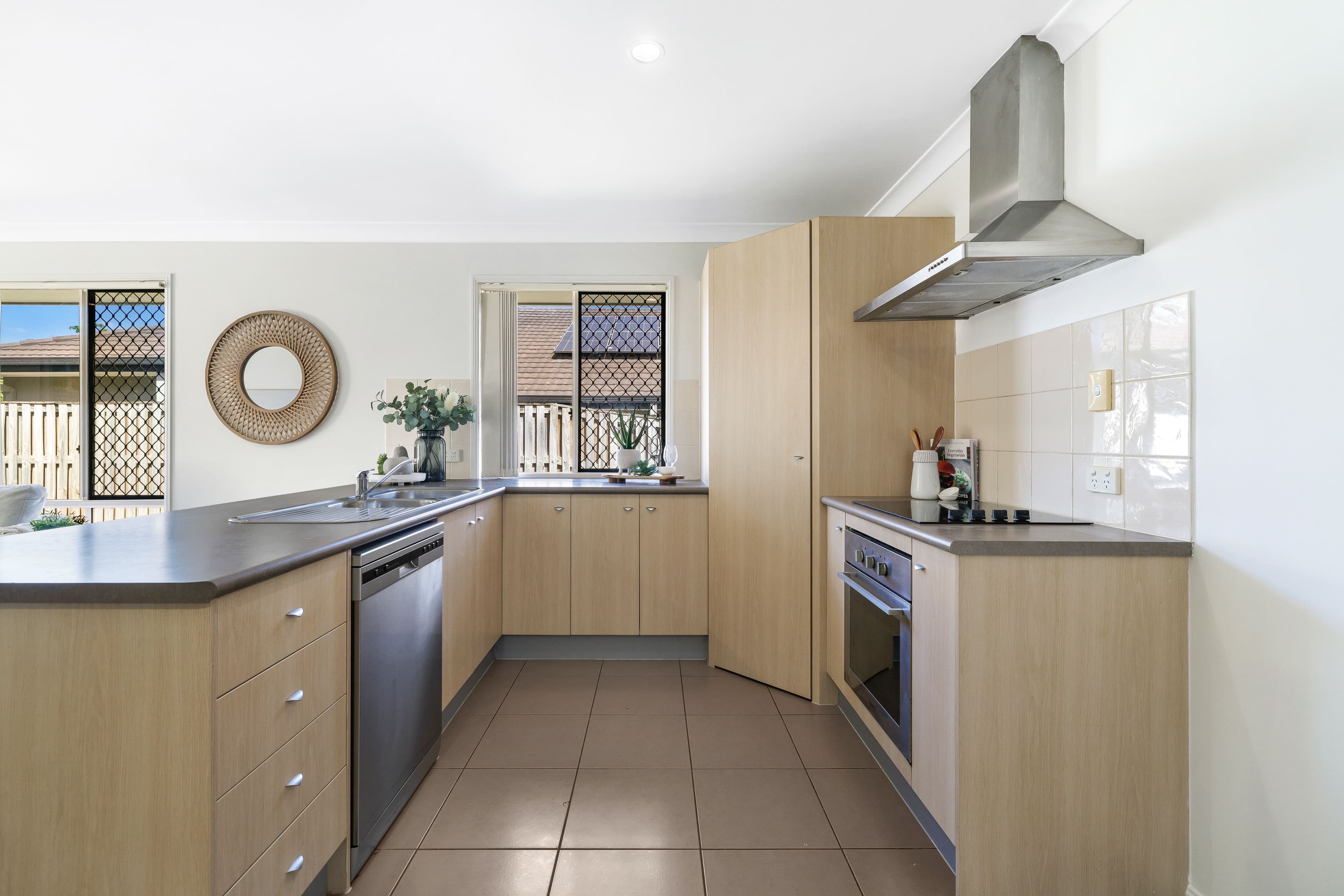 10 Starush Court, Upper Coomera QLD 4209, Upper Coomera - Thumbnail 6
