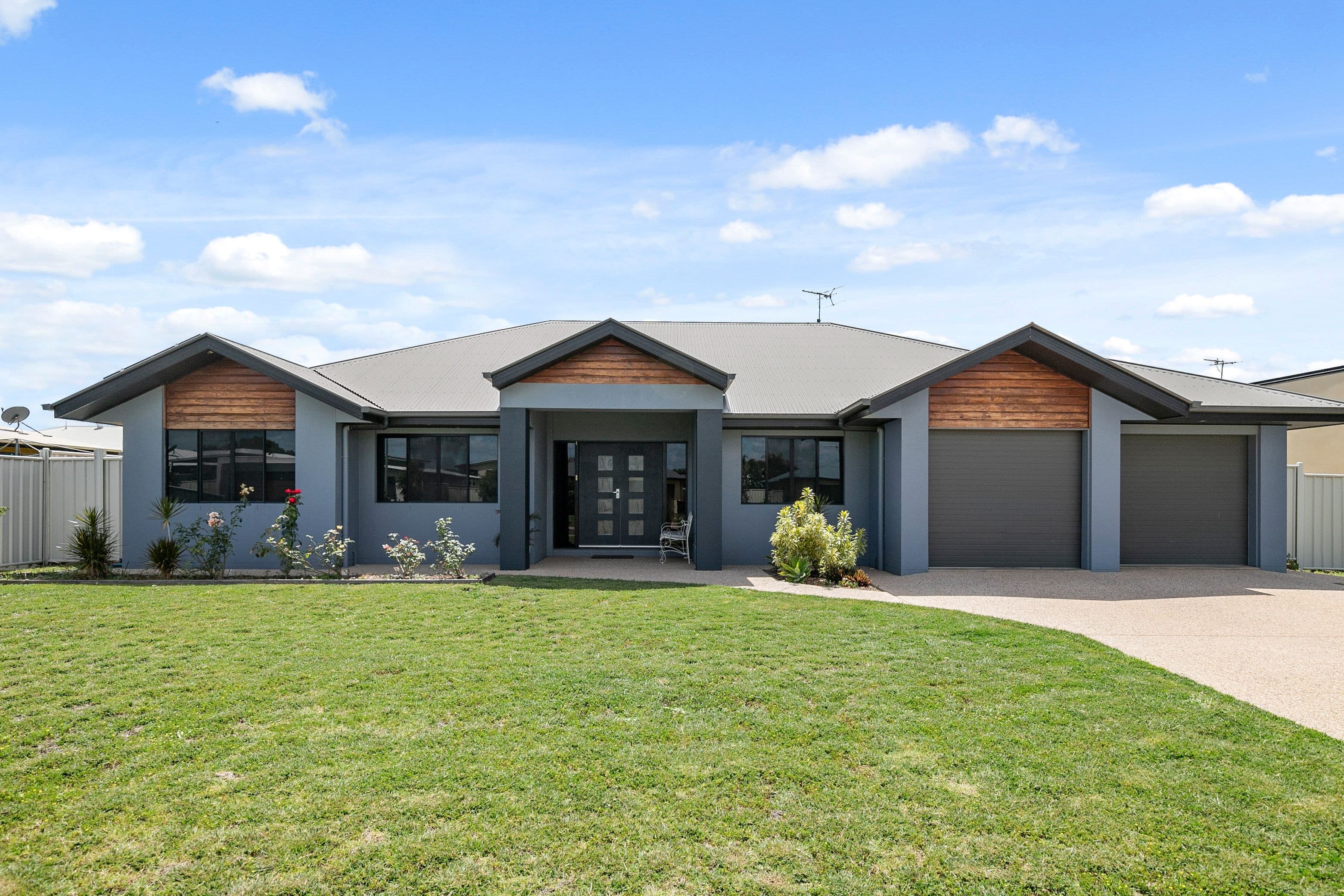 16 Rogers Street, Emerald QLD 4720, Emerald - Image 1