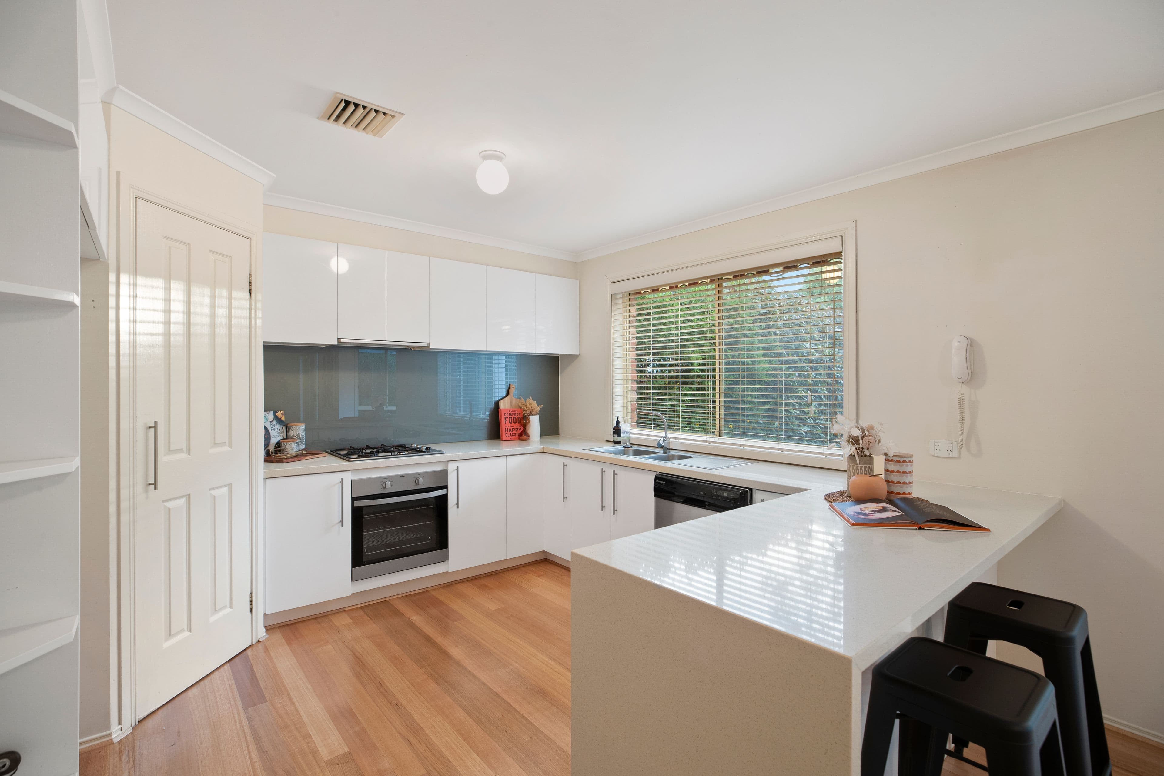8 Crest Court, The Basin VIC 3154, The Basin - Thumbnail 6