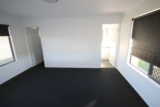 33 James Cook Drive, DALBY QLD 4405, Dalby - Thumbnail 5