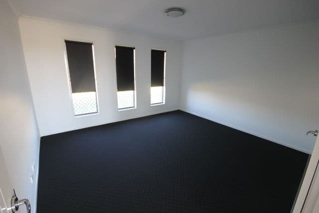 33 James Cook Drive, DALBY QLD 4405, Dalby - Thumbnail 6