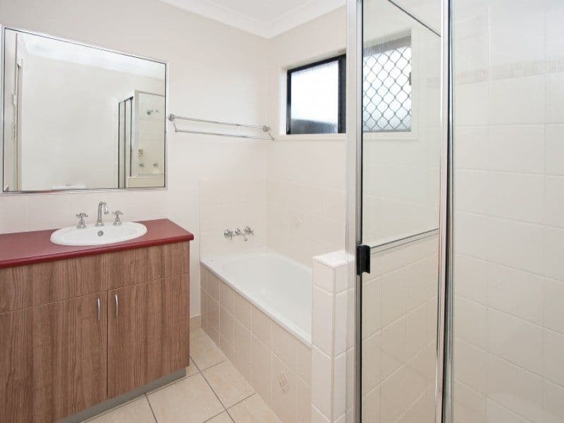 21 Wexford Crescent, BURDELL QLD 4818, Burdell - Thumbnail 4