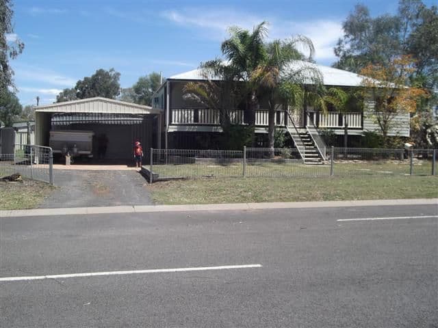 10 Russell Street, ROMA QLD 4455, Roma - Thumbnail 2