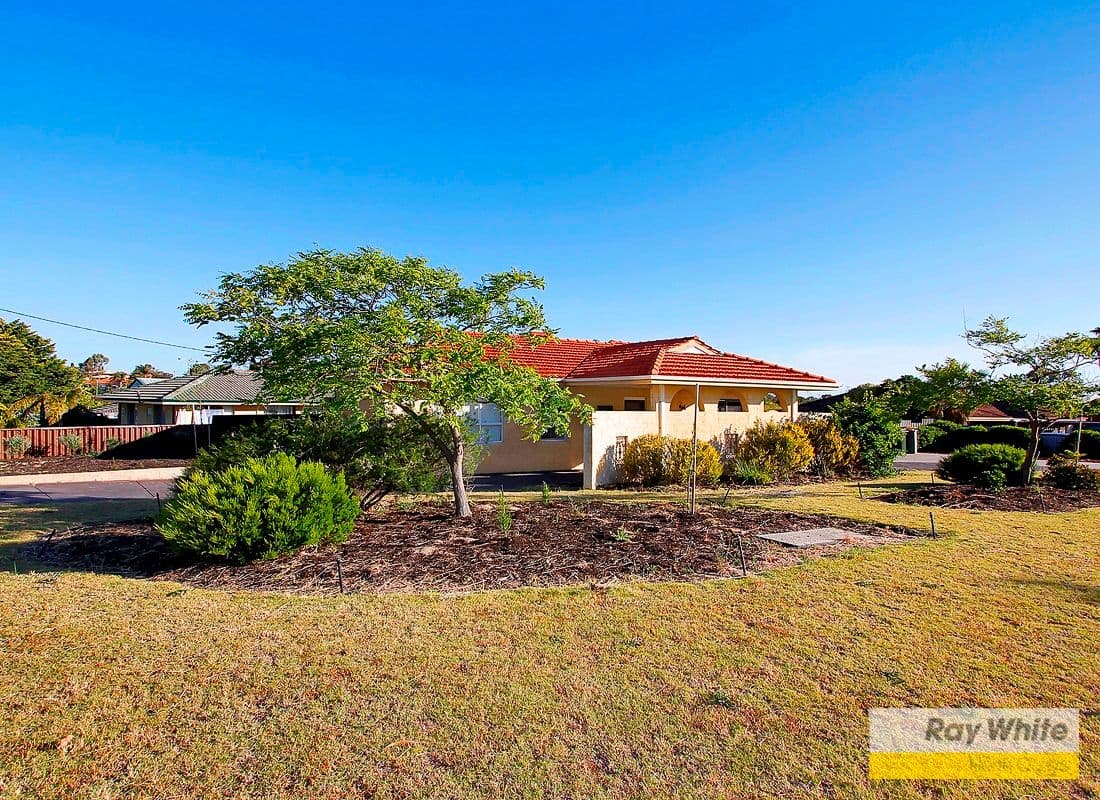 38 Mayflower Cresent, CRAIGIE WA 6025, Craigie - Thumbnail 2