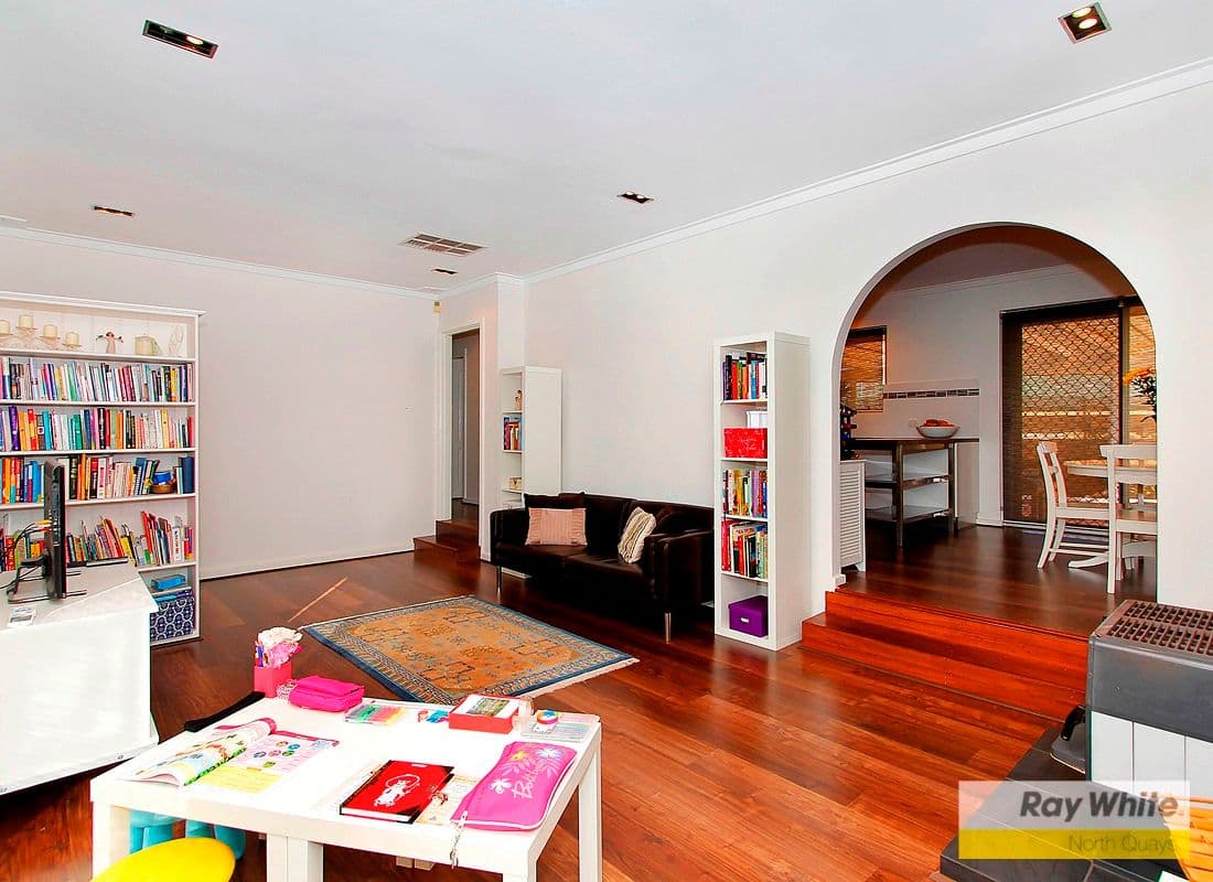 38 Mayflower Cresent, CRAIGIE WA 6025, Craigie - Thumbnail 3